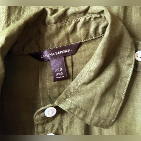 Banana Republic Ramie Utility Shirt in Bright Moss. Size XS. - Picture 5 of 6